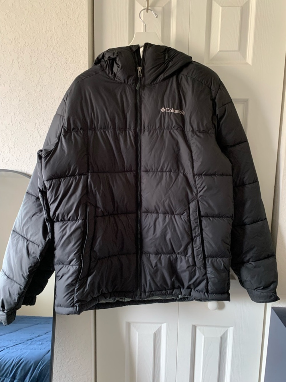 Columbia Men’s Black Hooded Puffer Coat Size Medium